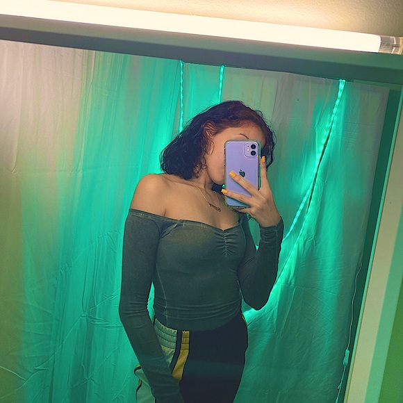 Hollister dark green fitted top - Picture 1 of 4